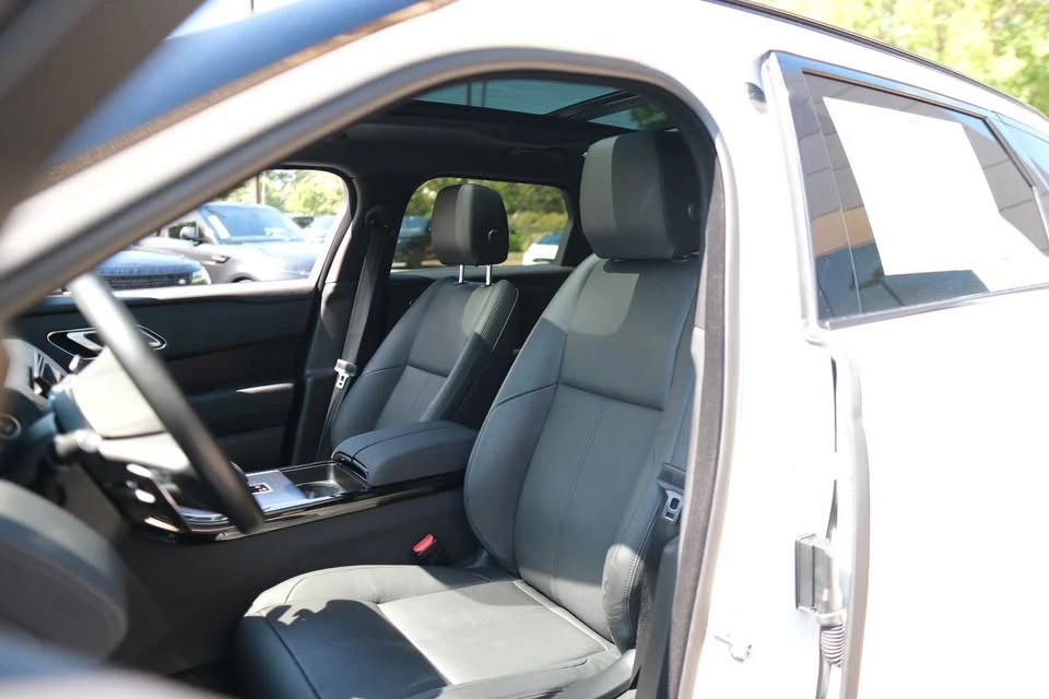 2026 Land Rover Range Rover Velar - Image 3 of 10