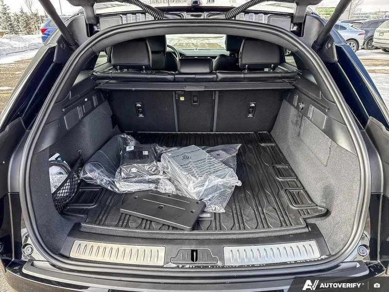 2026 Land Rover Range Rover Velar - Image 7 of 20