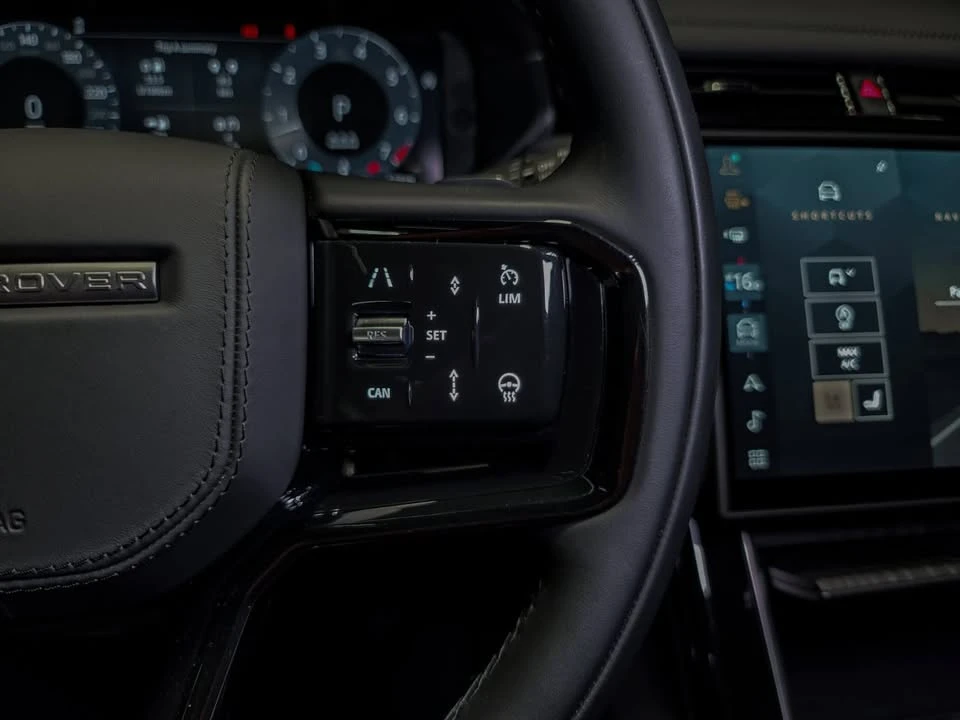2026 Land Rover Range Rover Velar - Image 14 of 20