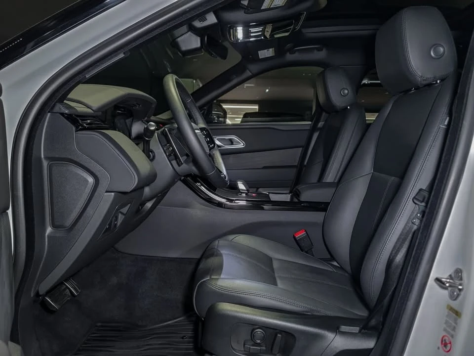 2026 Land Rover Range Rover Velar - Image 11 of 20
