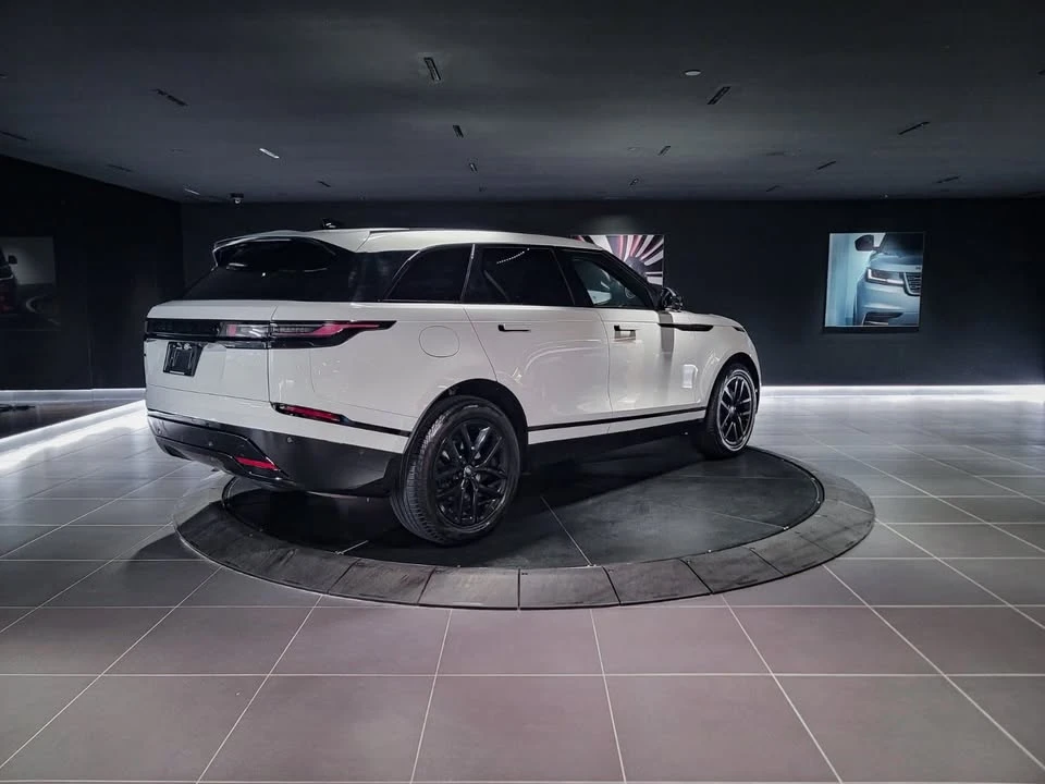 2026 Land Rover Range Rover Velar - Image 5 of 20