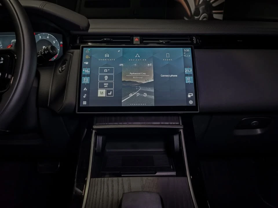 2026 Land Rover Range Rover Velar - Image 17 of 20