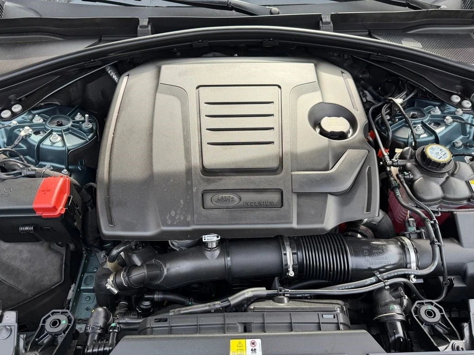 2026 Land Rover Range Rover Velar - Image 13 of 21
