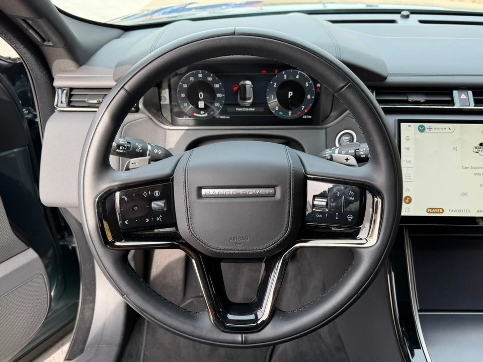 2026 Land Rover Range Rover Velar - Image 19 of 21