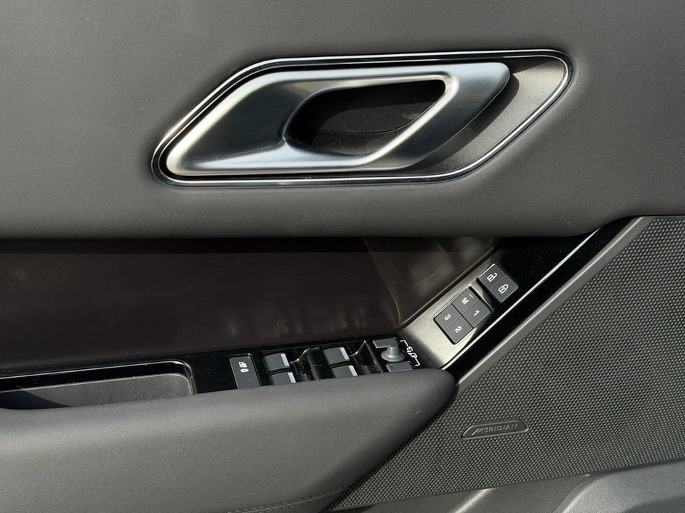 2026 Land Rover Range Rover Velar - Image 16 of 21