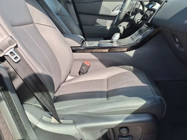 2026 Land Rover Range Rover Velar - Image 18 of 20