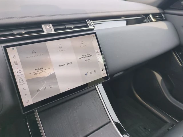 2026 Land Rover Range Rover Velar - Image 11 of 20