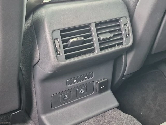 2026 Land Rover Range Rover Velar - Image 13 of 20