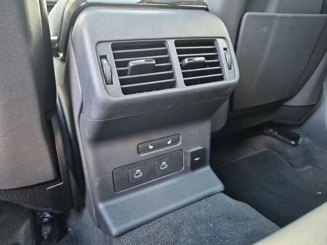 2026 Land Rover Range Rover Velar - Image 13 of 20