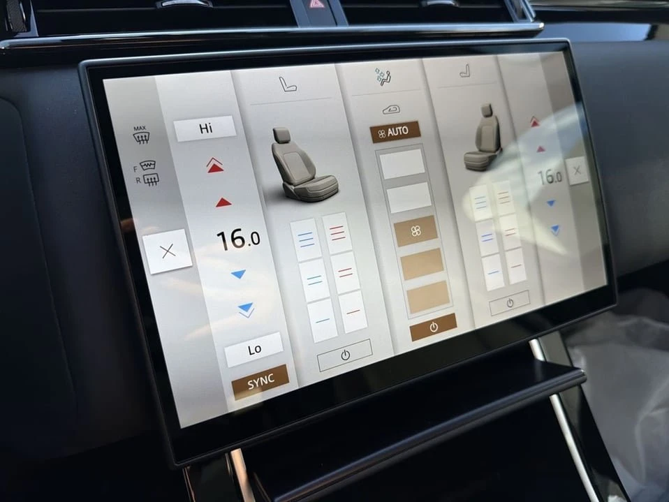 2026 Land Rover Range Rover Velar - Image 14 of 20