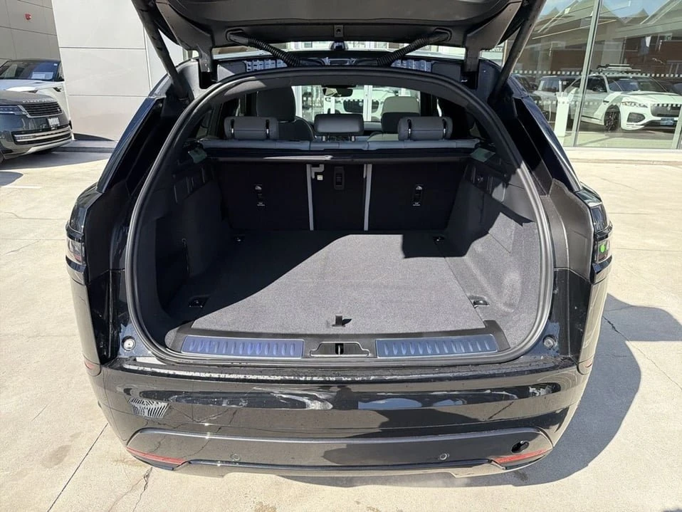 2026 Land Rover Range Rover Velar - Image 19 of 20