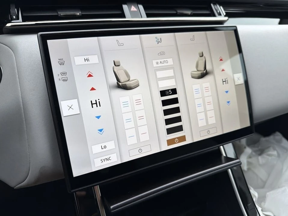 2026 Land Rover Range Rover Velar - Image 13 of 20