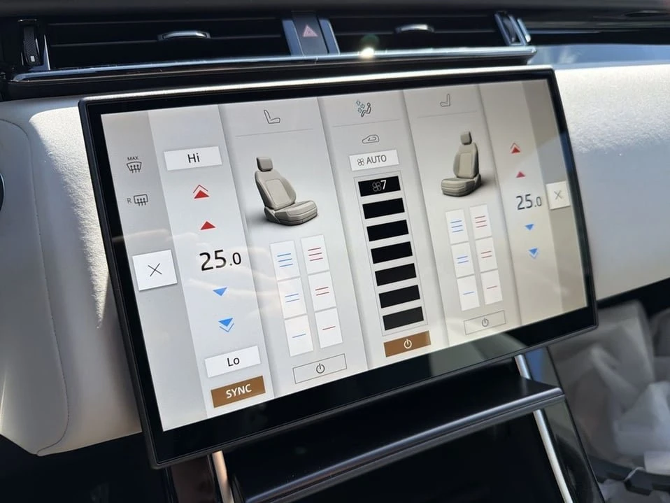 2026 Land Rover Range Rover Velar - Image 14 of 20