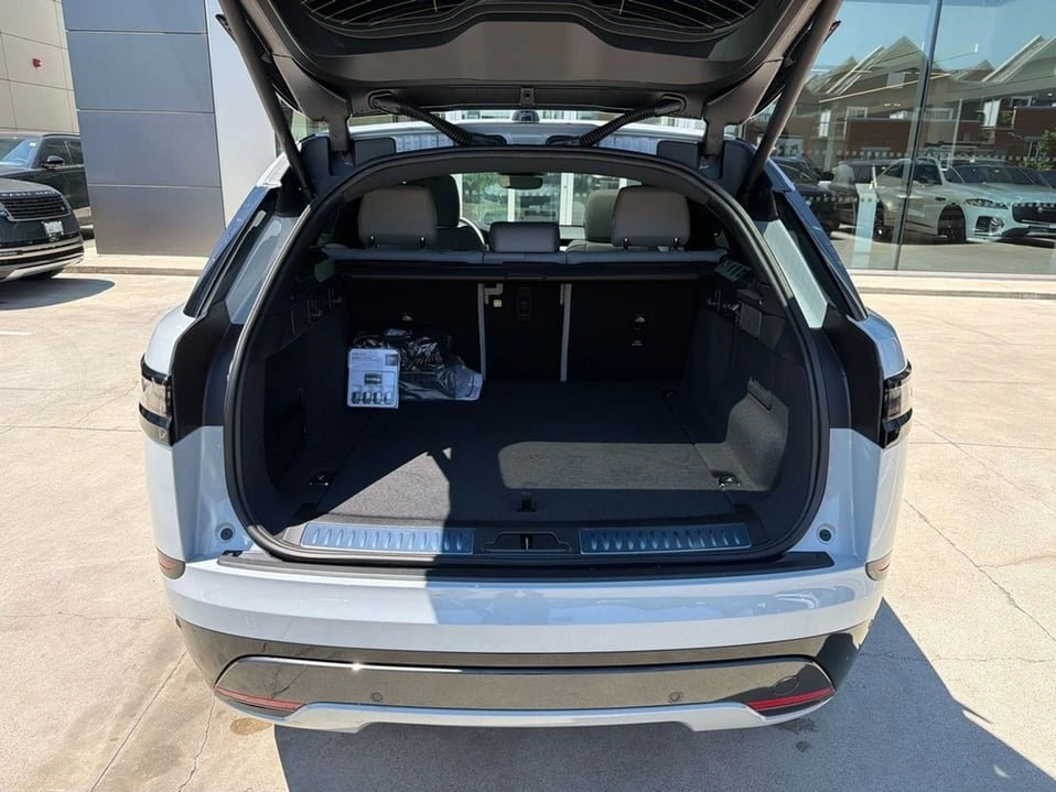 2026 Land Rover Range Rover Velar - Image 19 of 20