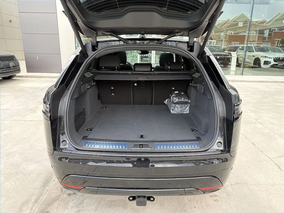 2026 Land Rover Range Rover Velar - Image 19 of 20
