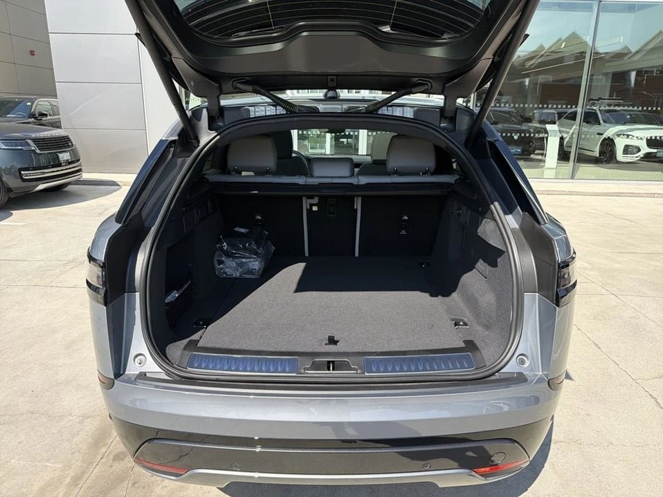 2026 Land Rover Range Rover Velar - Image 19 of 20