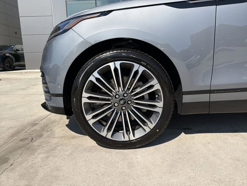 2026 Land Rover Range Rover Velar - Image 5 of 20
