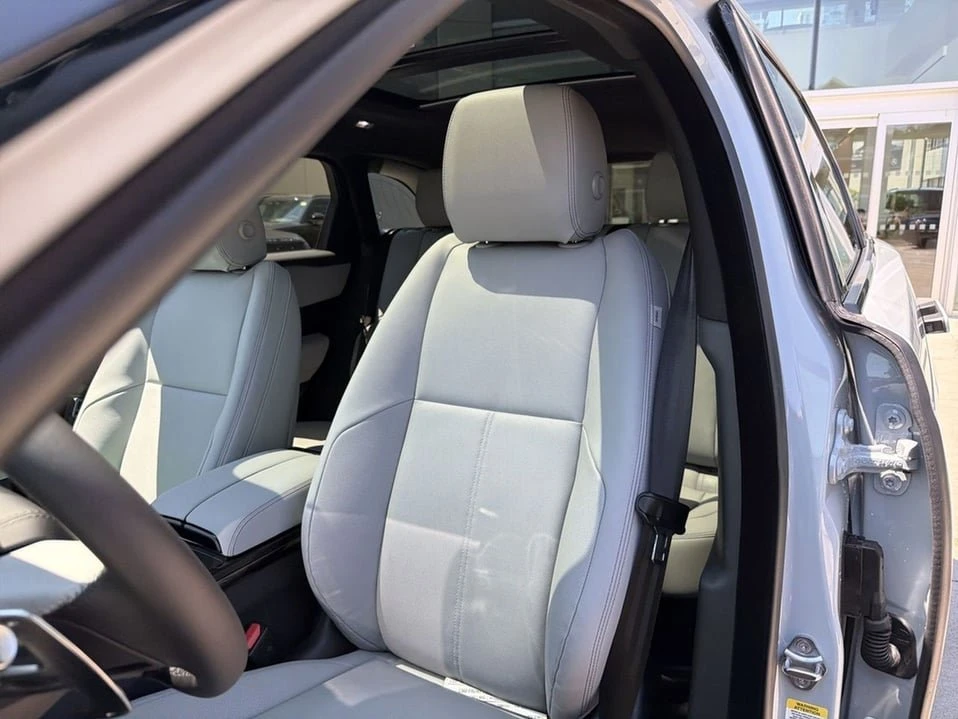 2026 Land Rover Range Rover Velar - Image 6 of 20