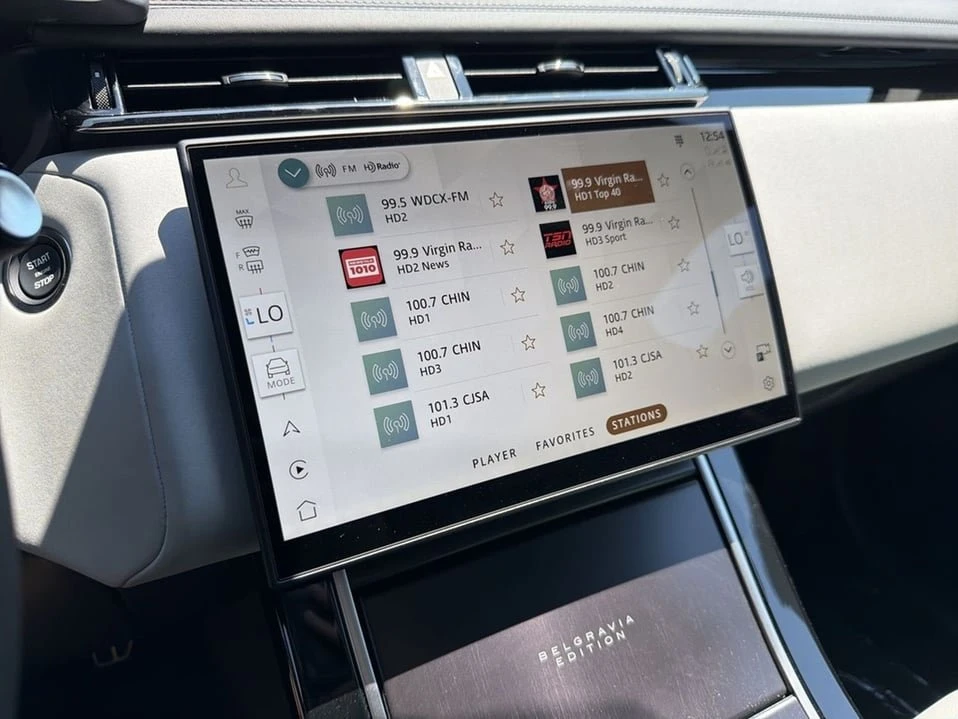 2026 Land Rover Range Rover Velar - Image 11 of 20