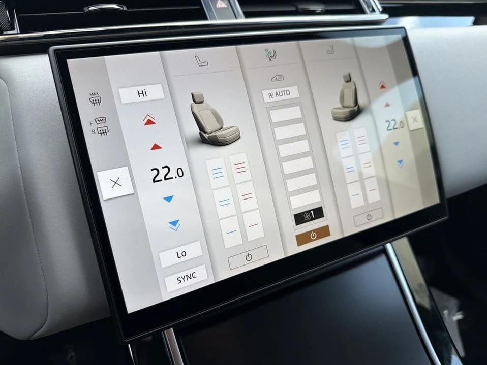 2026 Land Rover Range Rover Velar - Image 14 of 20