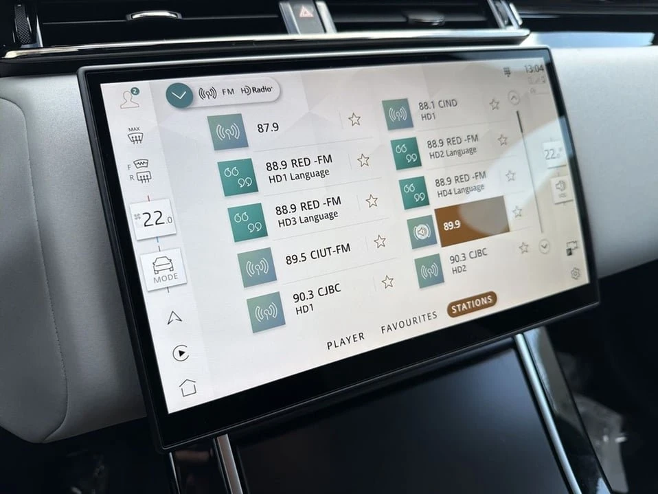 2026 Land Rover Range Rover Velar - Image 11 of 20