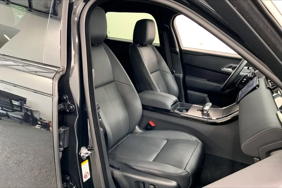 2026 Land Rover Range Rover Velar - Image 13 of 20