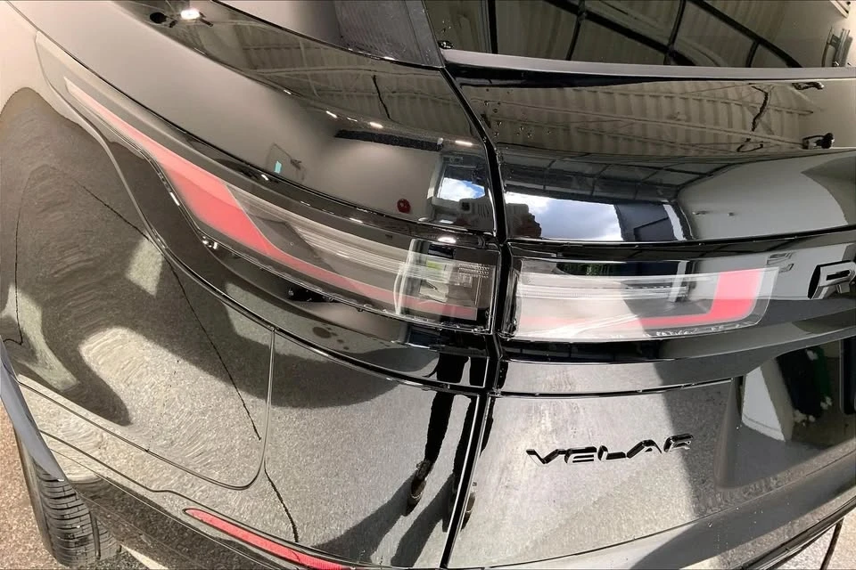 2026 Land Rover Range Rover Velar - Image 19 of 20