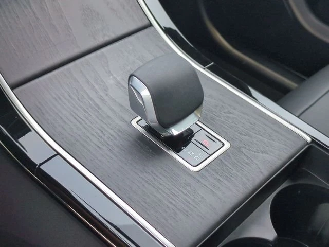 2026 Land Rover Range Rover Velar - Image 8 of 14
