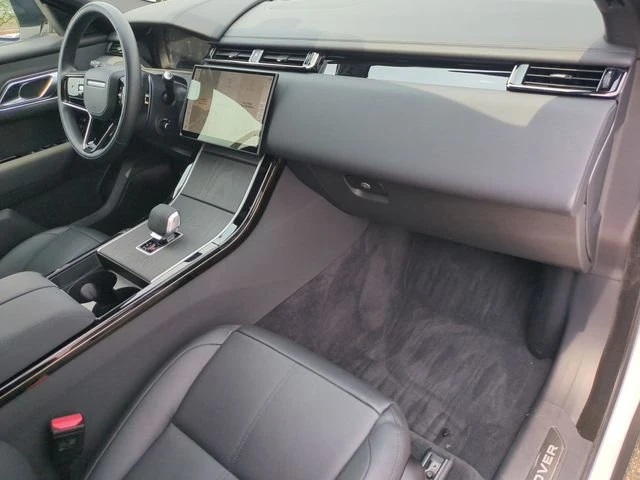 2026 Land Rover Range Rover Velar - Image 11 of 14