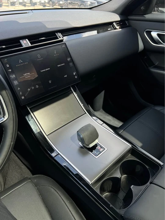 2026 Land Rover Range Rover Velar - Image 13 of 18