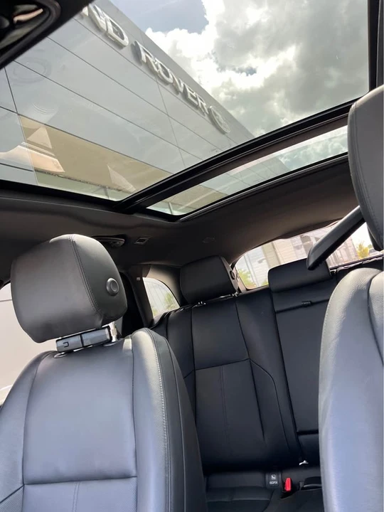 2026 Land Rover Range Rover Velar - Image 17 of 18