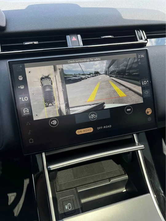 2026 Land Rover Range Rover Velar - Image 16 of 18
