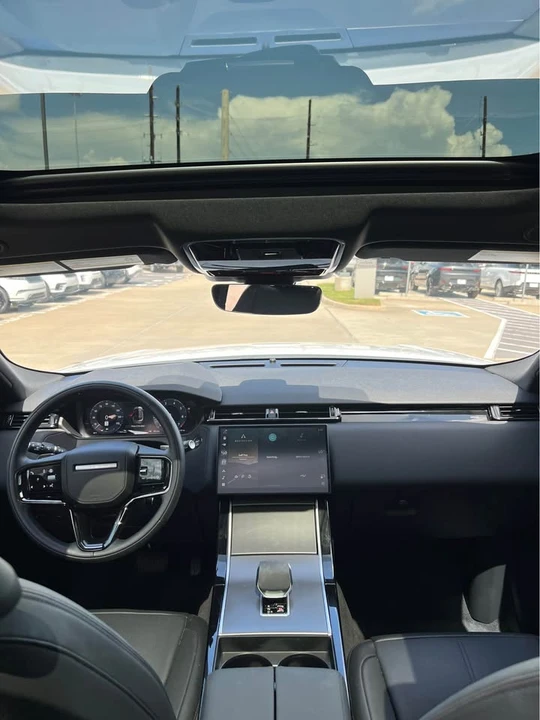 2026 Land Rover Range Rover Velar - Image 10 of 18