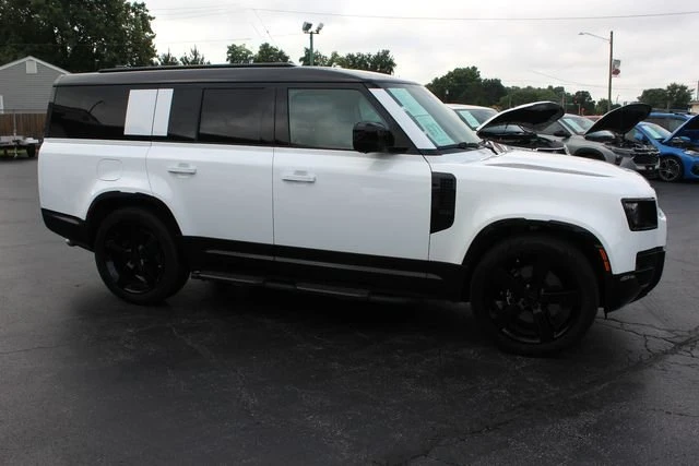 2026 Land Rover Defender V8 - Image 8 of 18
