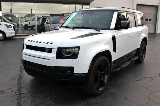 2026 Land Rover Defender 130 V8 P500