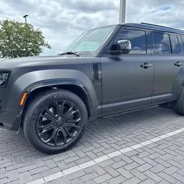 2026 Land Rover Defender 110 Octa SUV