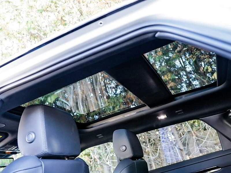 2026 Land Rover Range Rover Evoque 2nd Gen - Image 14 of 16