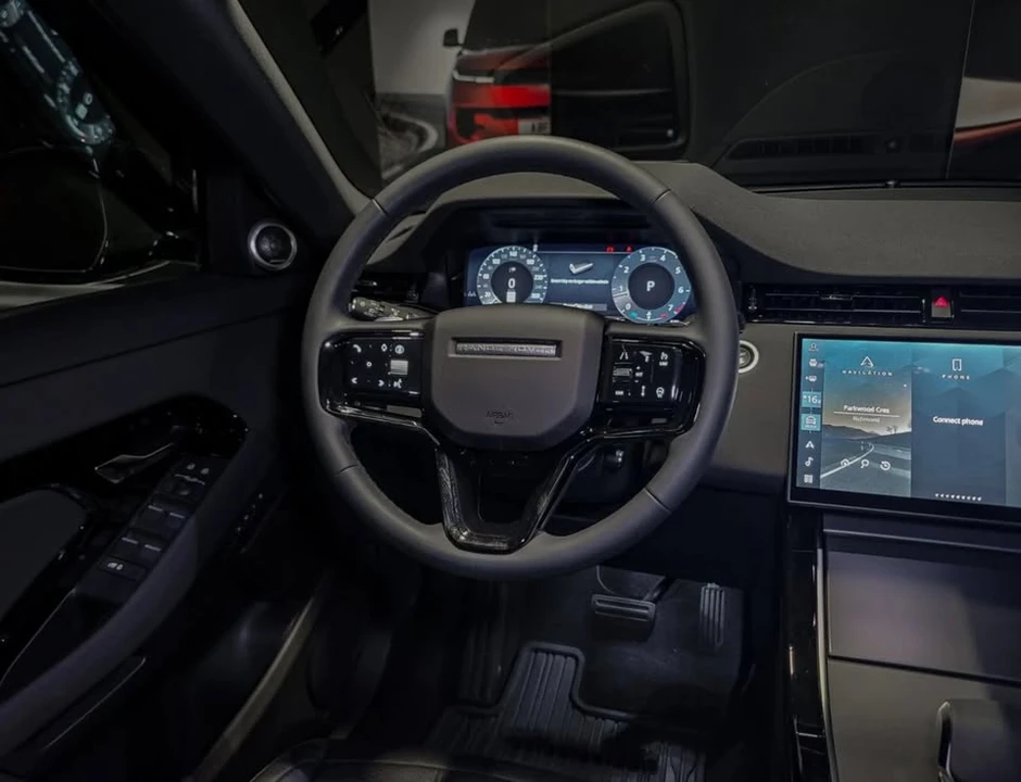 2026 Land Rover Range Rover Evoque 2nd Gen - Image 8 of 11