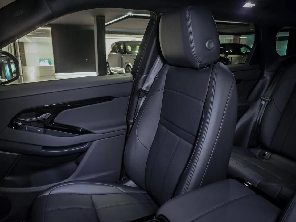 2026 Land Rover Range Rover Evoque 2nd Gen - Image 20 of 20
