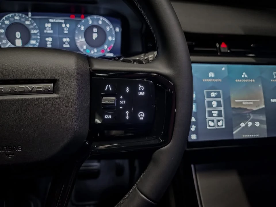 2026 Land Rover Range Rover Evoque 2nd Gen - Image 15 of 20