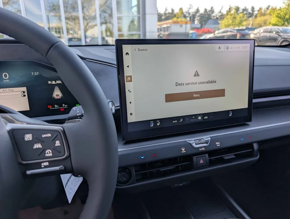 2026 Lexus ES 7th Gen - Image 6 of 9