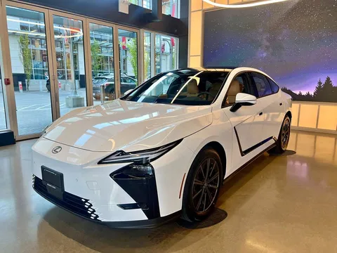 2026 Lexus ES350e