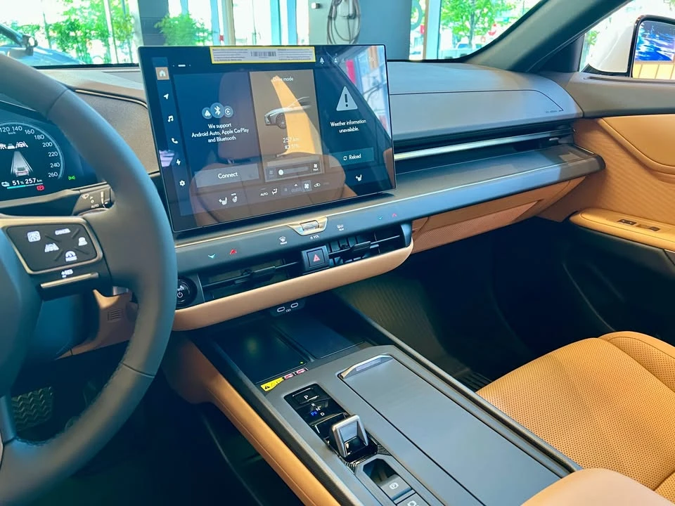 2026 Lexus ES 7th Gen - Image 15 of 17