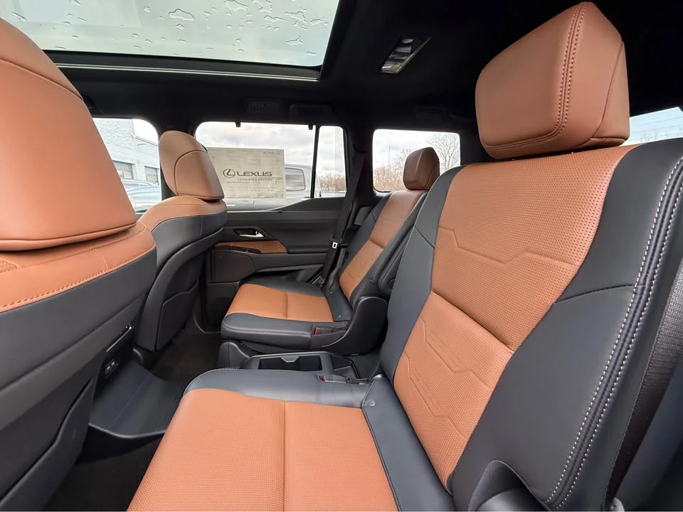 2026 Lexus GX 3rd Gen - Image 5 of 6