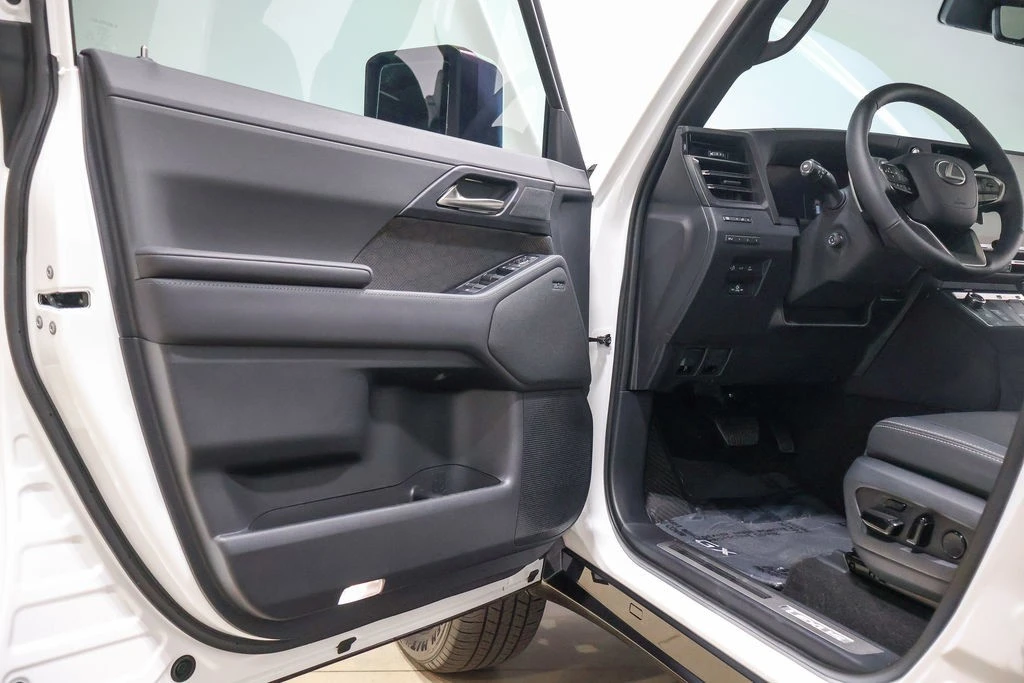 2026 Lexus GX 3rd Gen - Image 18 of 24