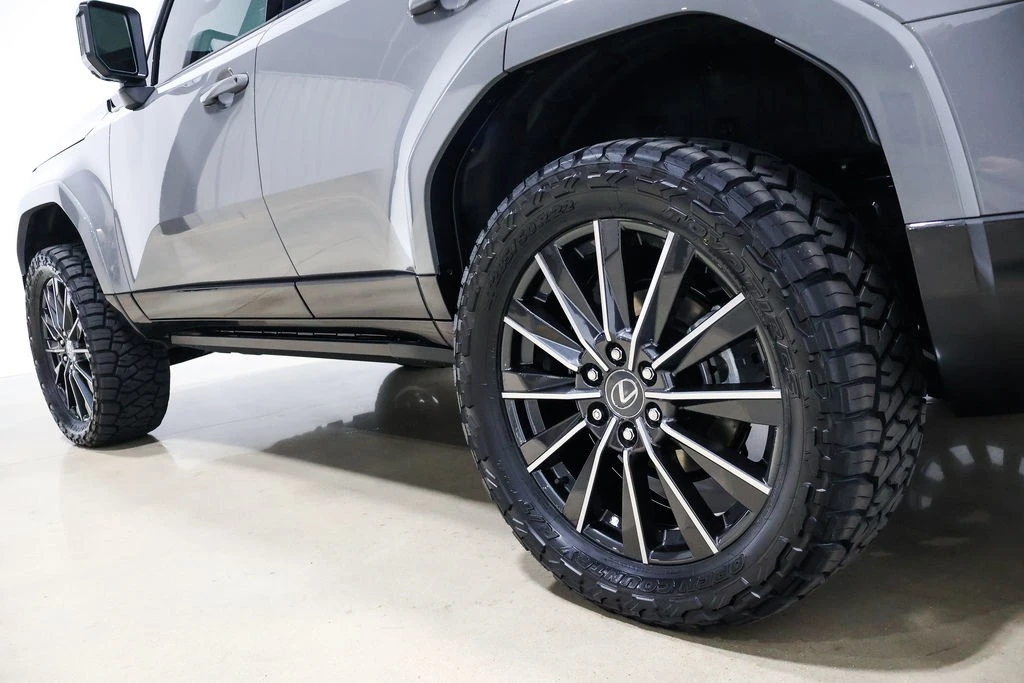 2026 Lexus GX 3rd Gen - Image 18 of 21