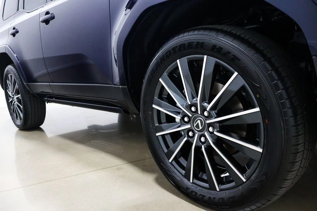 2026 Lexus GX 3rd Gen - Image 23 of 24