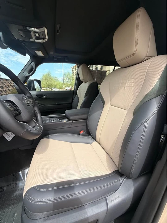 2026 Lexus GX 3rd Gen - Image 4 of 9