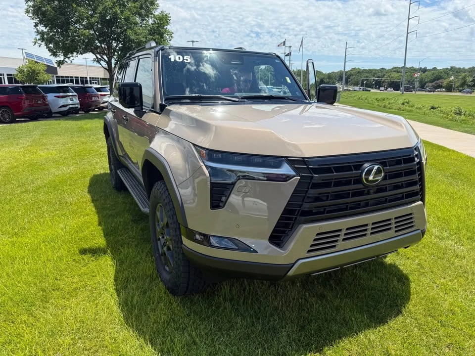 2026 Lexus GX 3rd Gen - Image 6 of 7