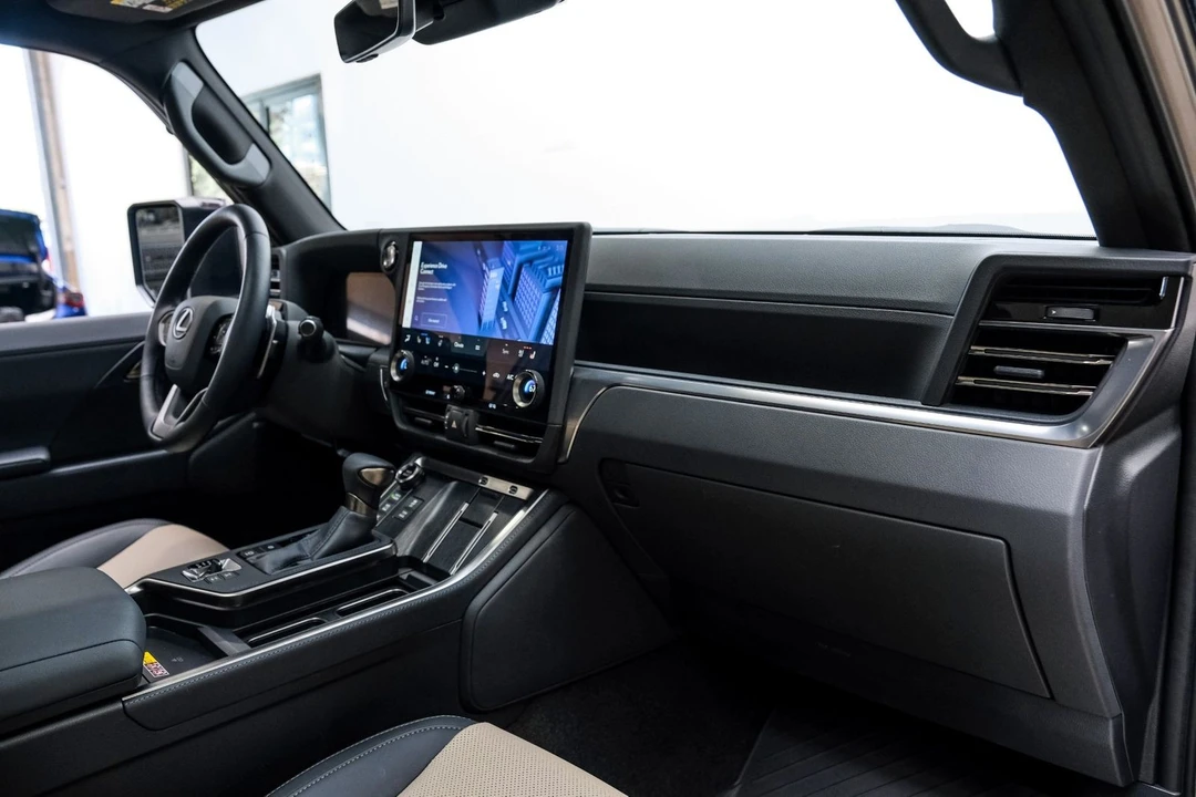 2026 Lexus GX 3rd Gen - Image 11 of 12